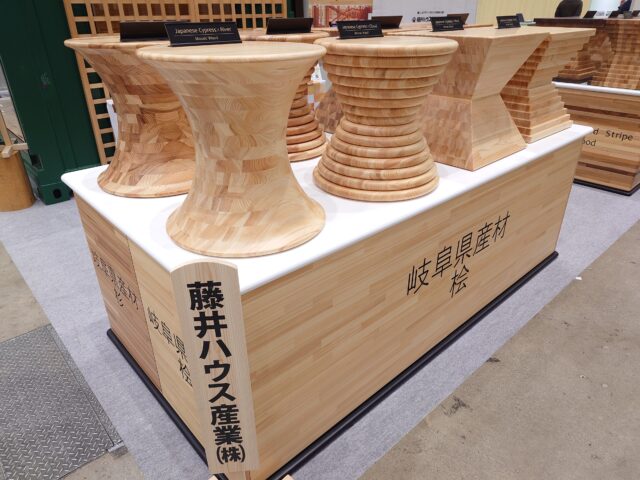 岐阜県産材　桧集成材で製作した【Mosaic Wood サイドテーブル】